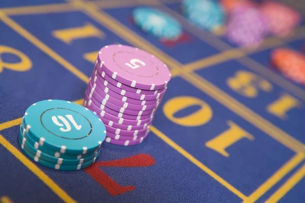 Caribbean Stud Poker mobile interface tutorial